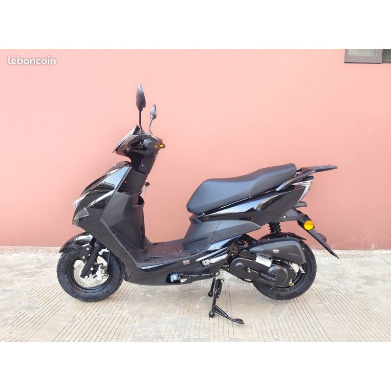 SCOOTER QT-3 NOIR SCOOTER QT-3 NOIR